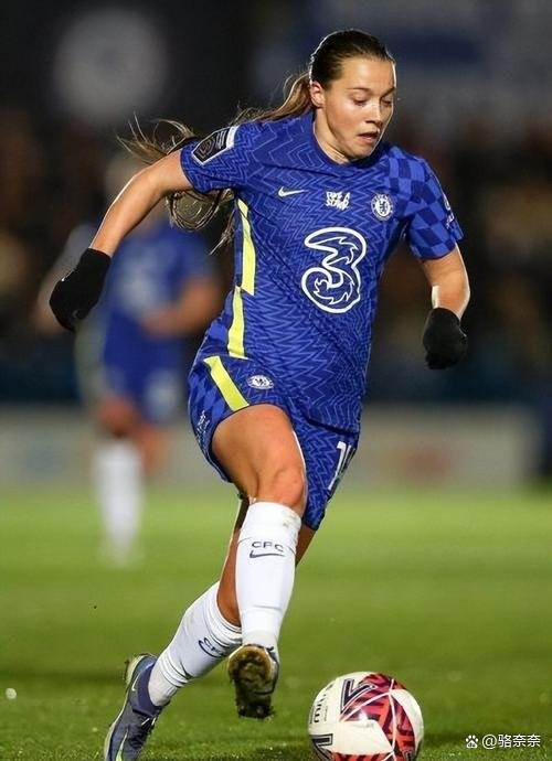 中东女足比赛燃情开战,球员斗志昂扬的简单介绍 中东女足比赛燃情开战,球员斗志昂扬的简单介绍