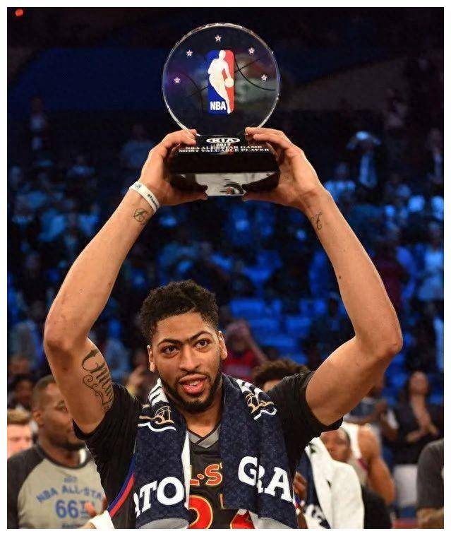 包含美国篮球巨星分享篮球技术,球员备战挑战全球巨星的词条 包含美国篮球巨星分享篮球技术,球员备战挑战全球巨星的词条