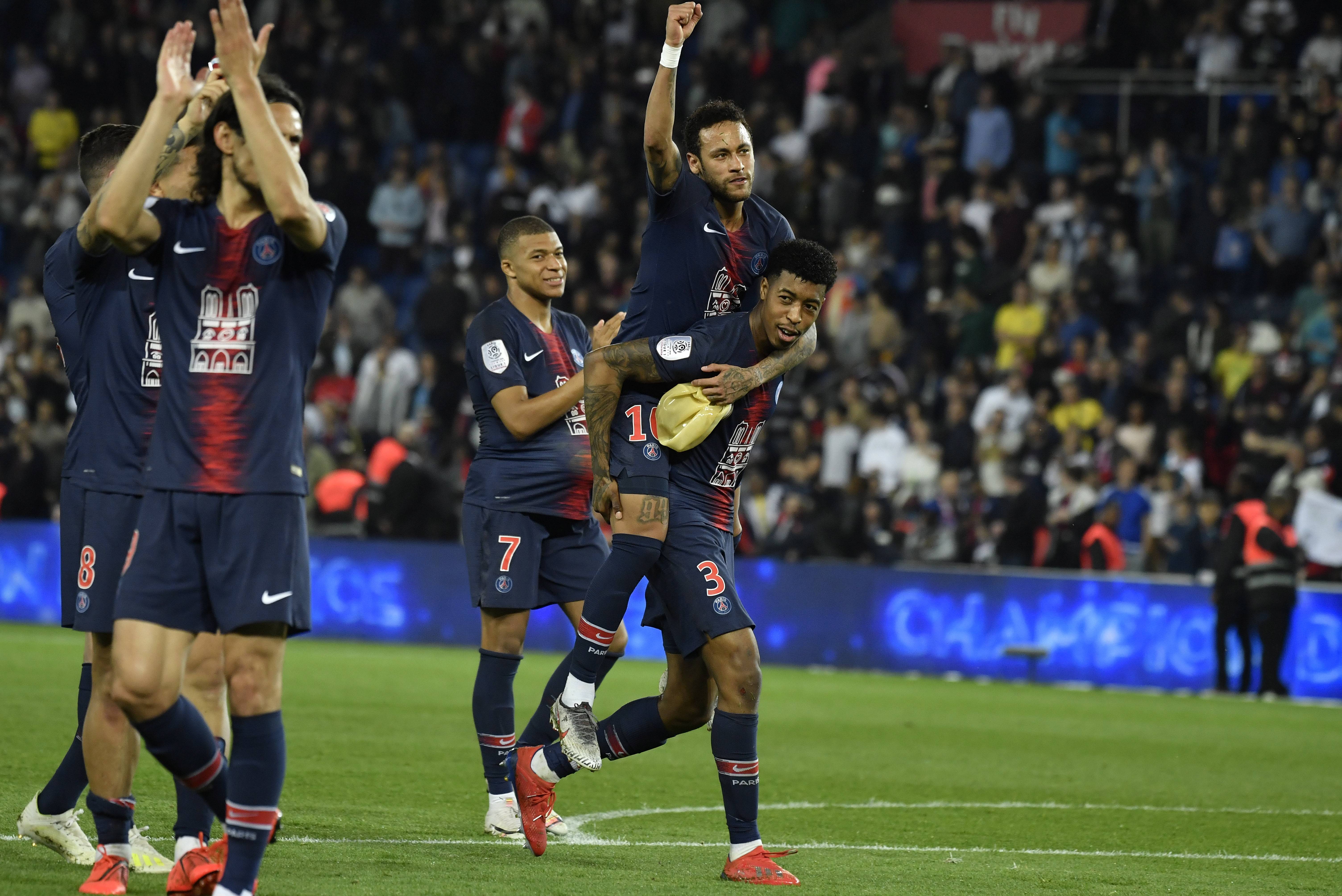 开云体育平台APP-关于门将受伤！比利亚雷亚尔急寻替补的信息