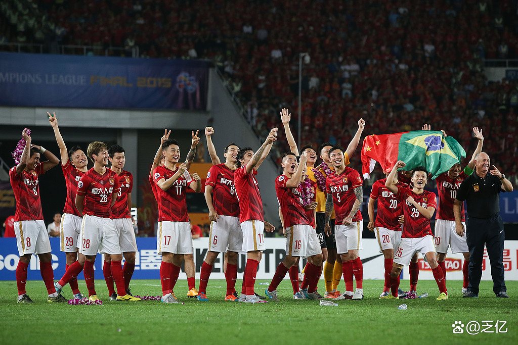 广州恒大主场胜河北华夏幸福,保持榜首位置 广州恒大主场胜河北华夏幸福,保持榜首位置