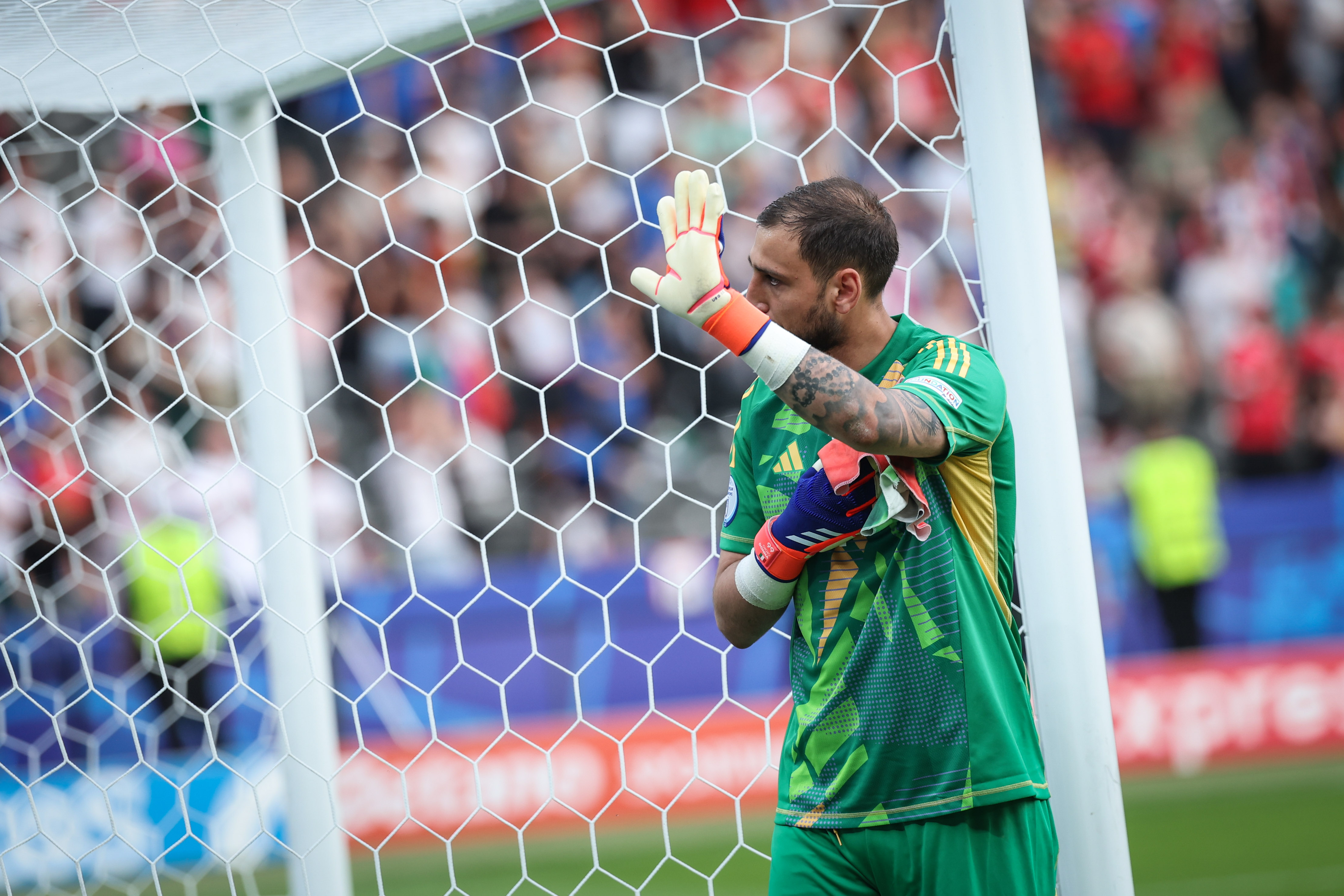 包含瑞士队在预选赛中实力碾压对手晋级下一轮的词条