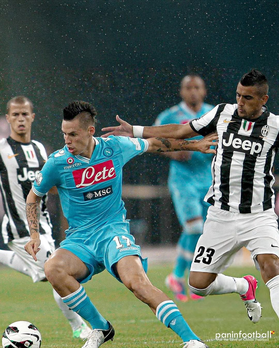 关于那不勒斯主场大胜,争夺亚军位置的信息 关于那不勒斯主场大胜,争夺亚军位置的信息