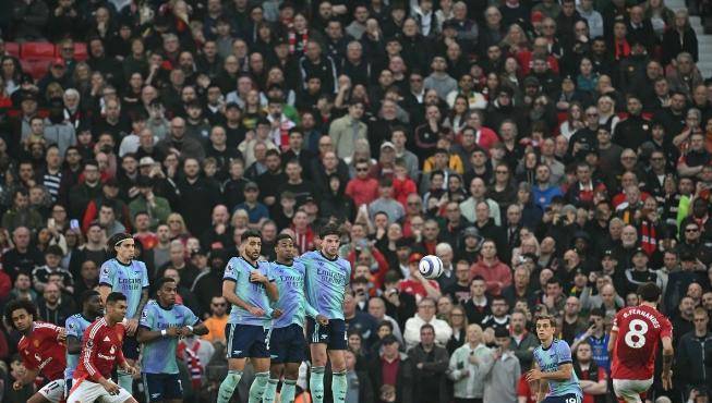 开云下载-利物浦连胜归来，菲尔米诺世界波破门立下巨功