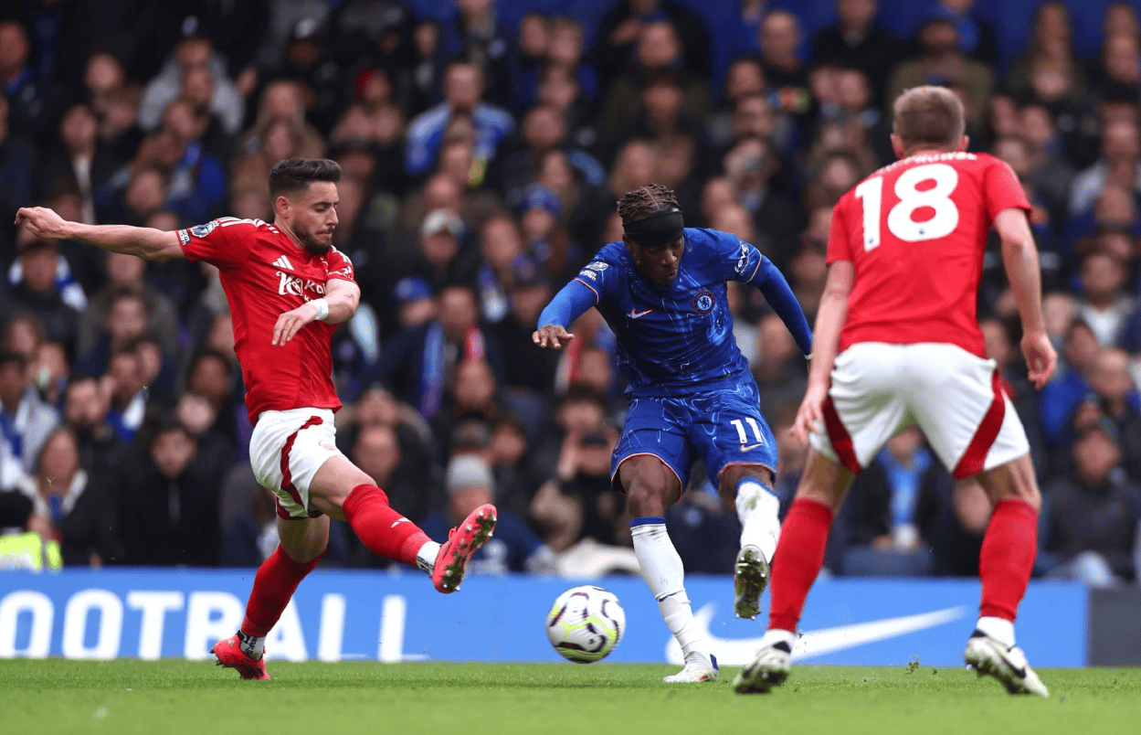 利物浦主场大胜,豪取英超联赛三连胜 利物浦主场大胜,豪取英超联赛三连胜