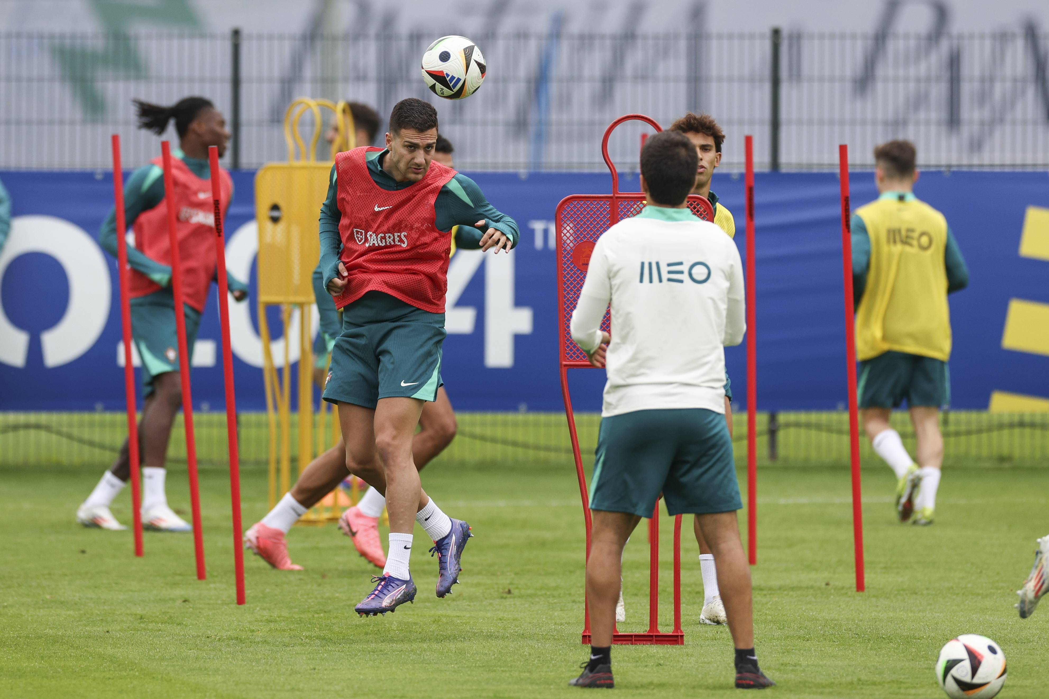 开云体育入口-葡萄牙名将成为话题人物，晋级欧锦赛决赛