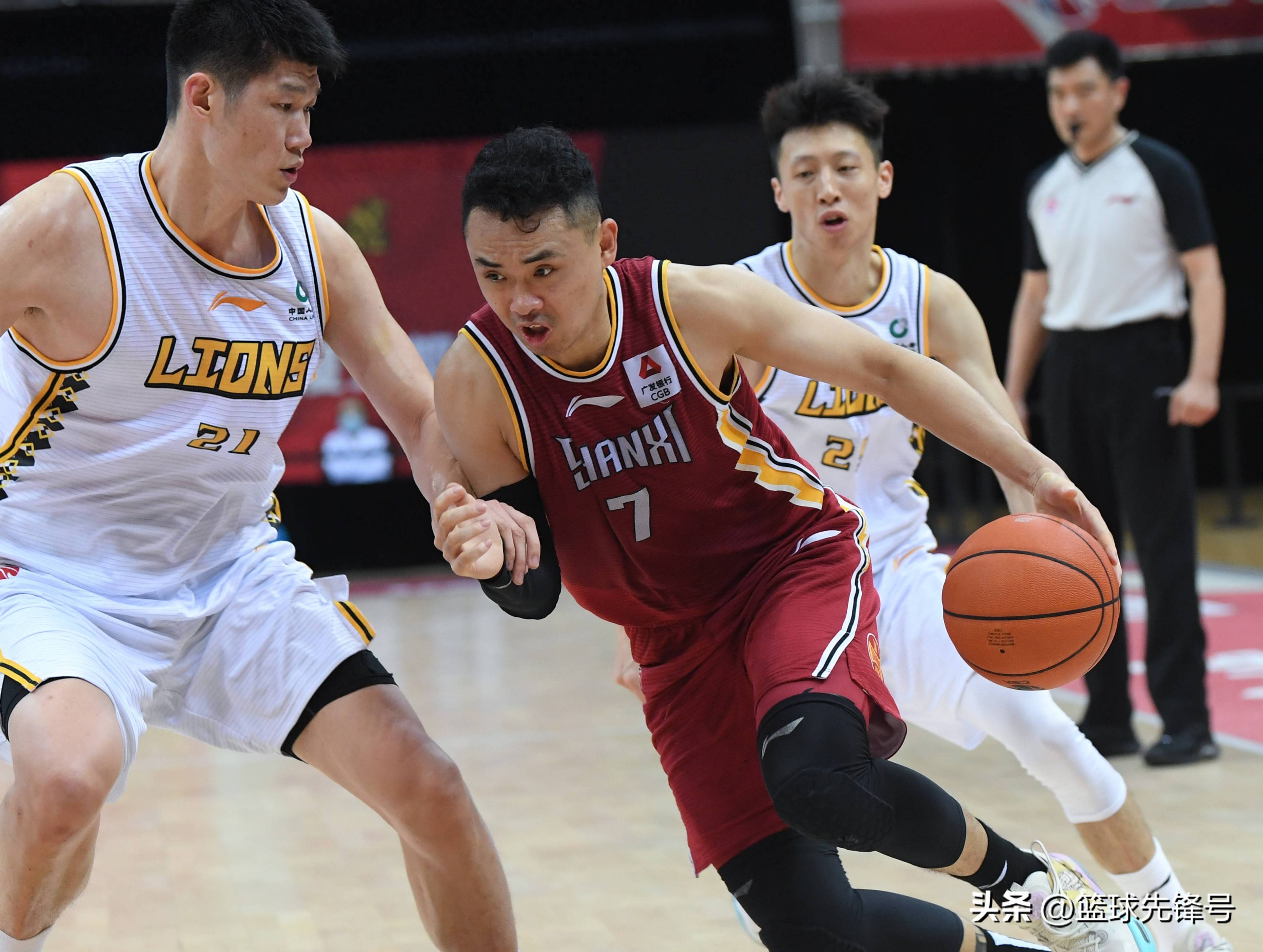 北京队再胜广东队,豪取两连胜! 北京队再胜广东队,豪取两连胜!