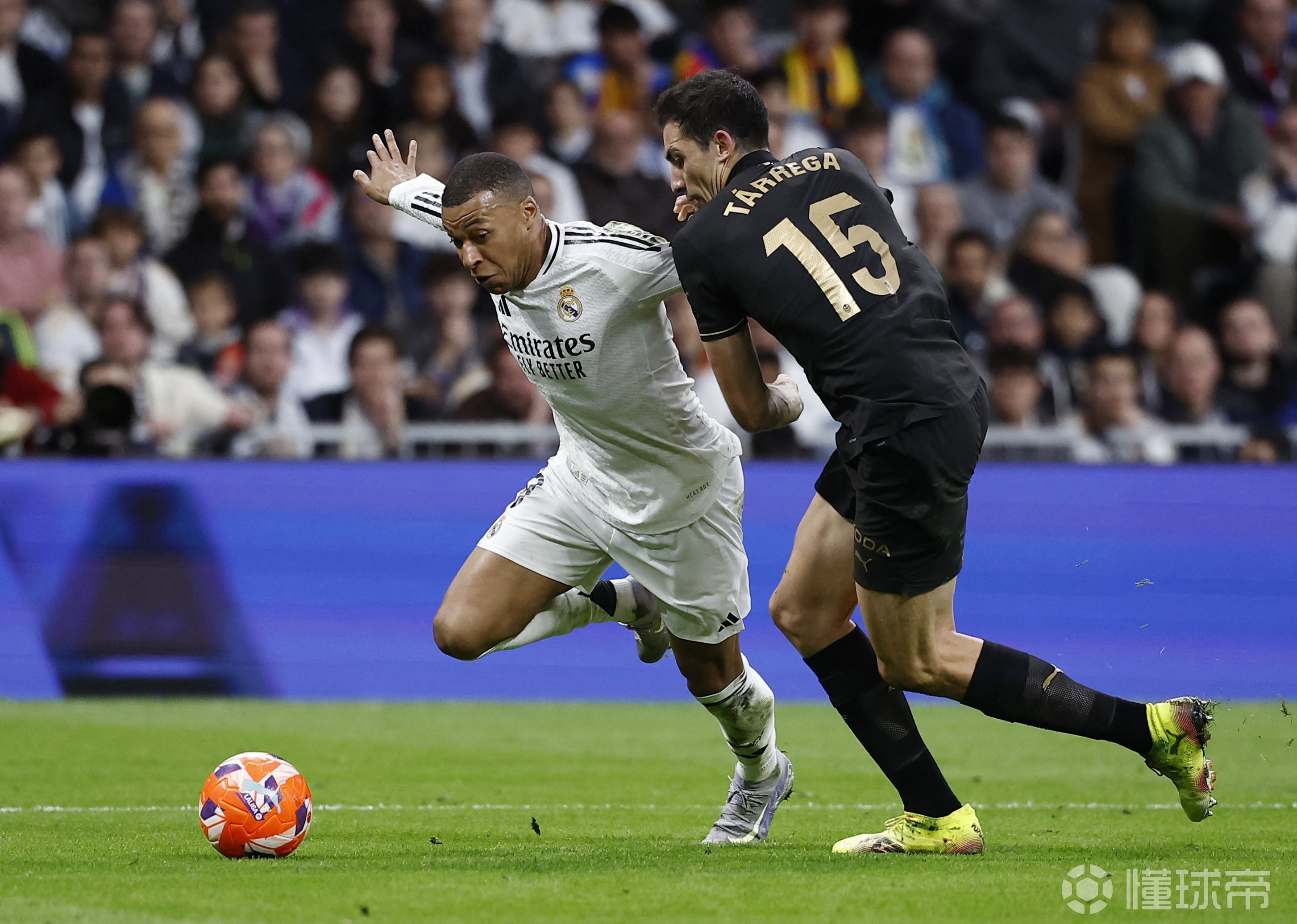 瓦伦西亚遭遇平局，积分榜位置维持的简单介绍