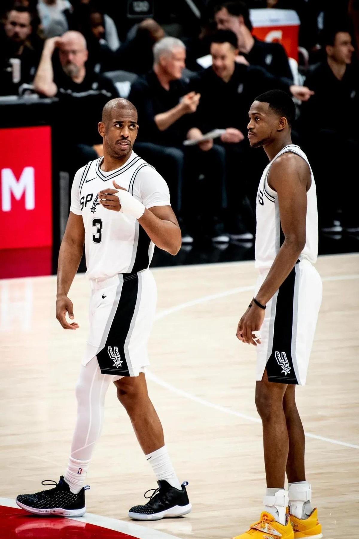 鹈鹕队客场逼平马刺，展现不俗实力的简单介绍