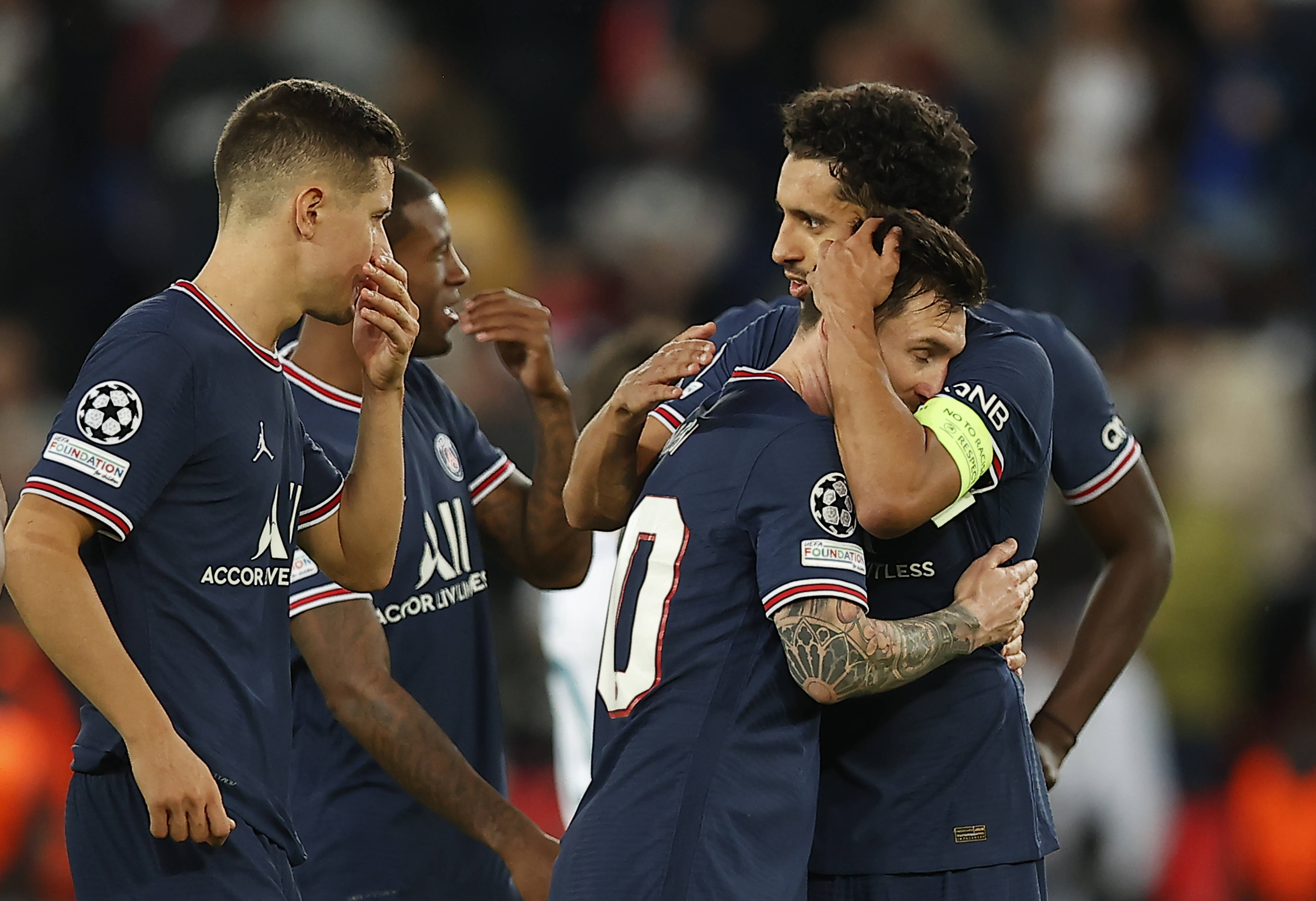 巴黎圣日耳曼击败对手，晋级欧冠半决赛