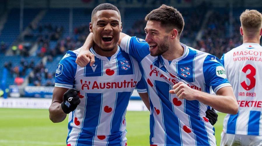 开云体育APP下载-包含激烈较量！欧冠比赛中队伍争夺胜利荣耀的词条