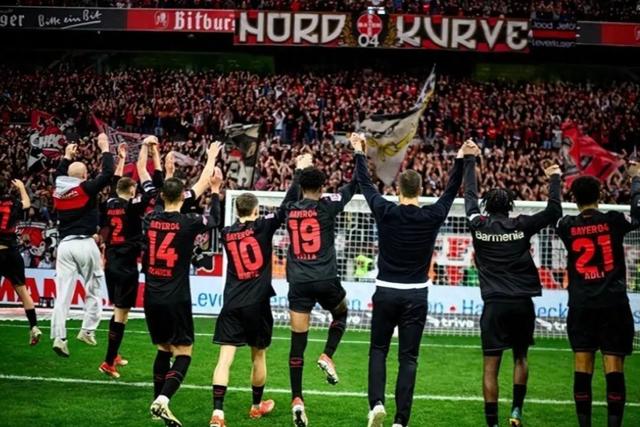 开云体育APP下载-拜仁慕尼黑豪取两连胜，锁定欧冠半决赛席位