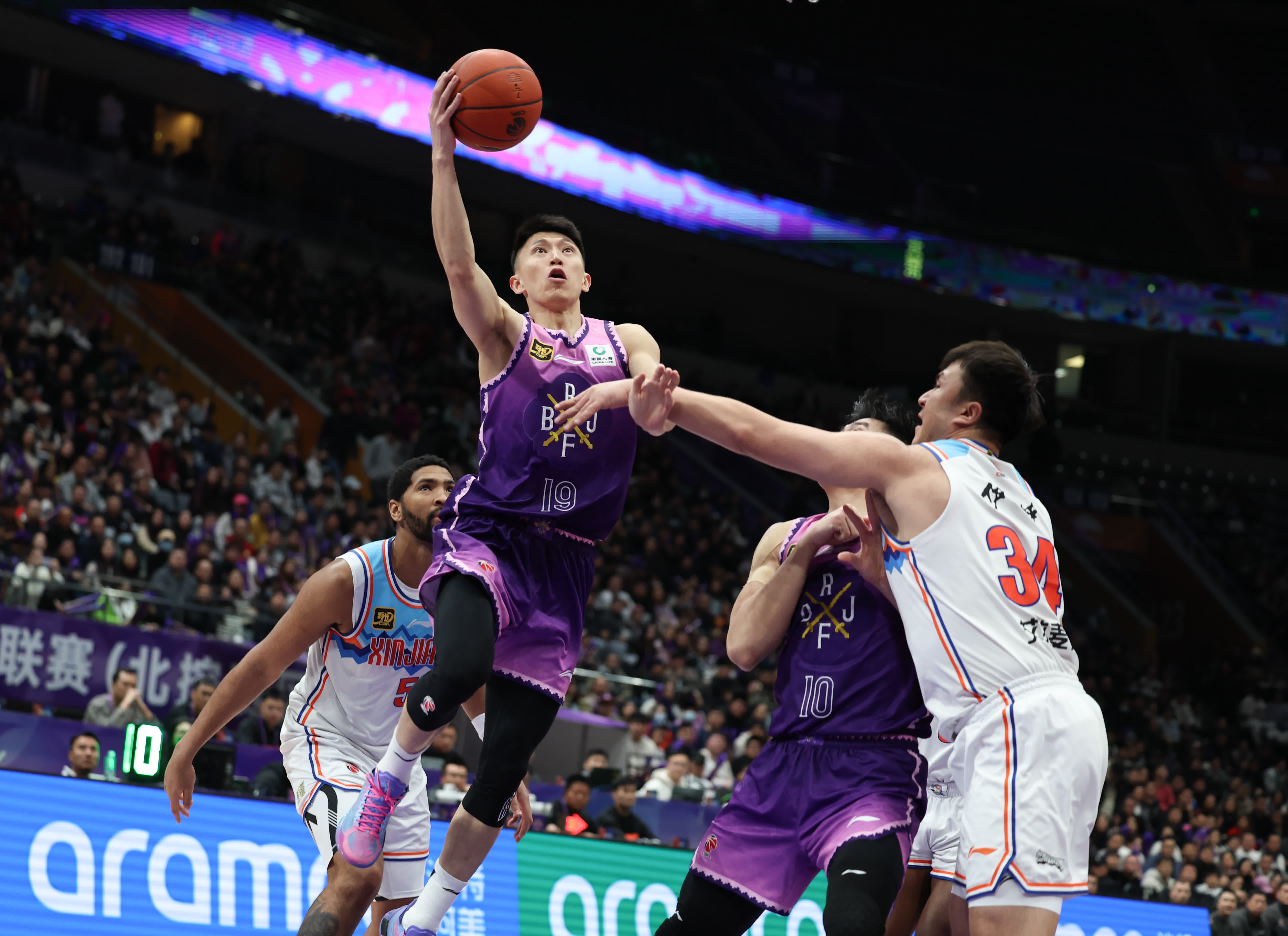 再现篮球风采,国内联赛再次成为焦点 再现篮球风采,国内联赛再次成为焦点