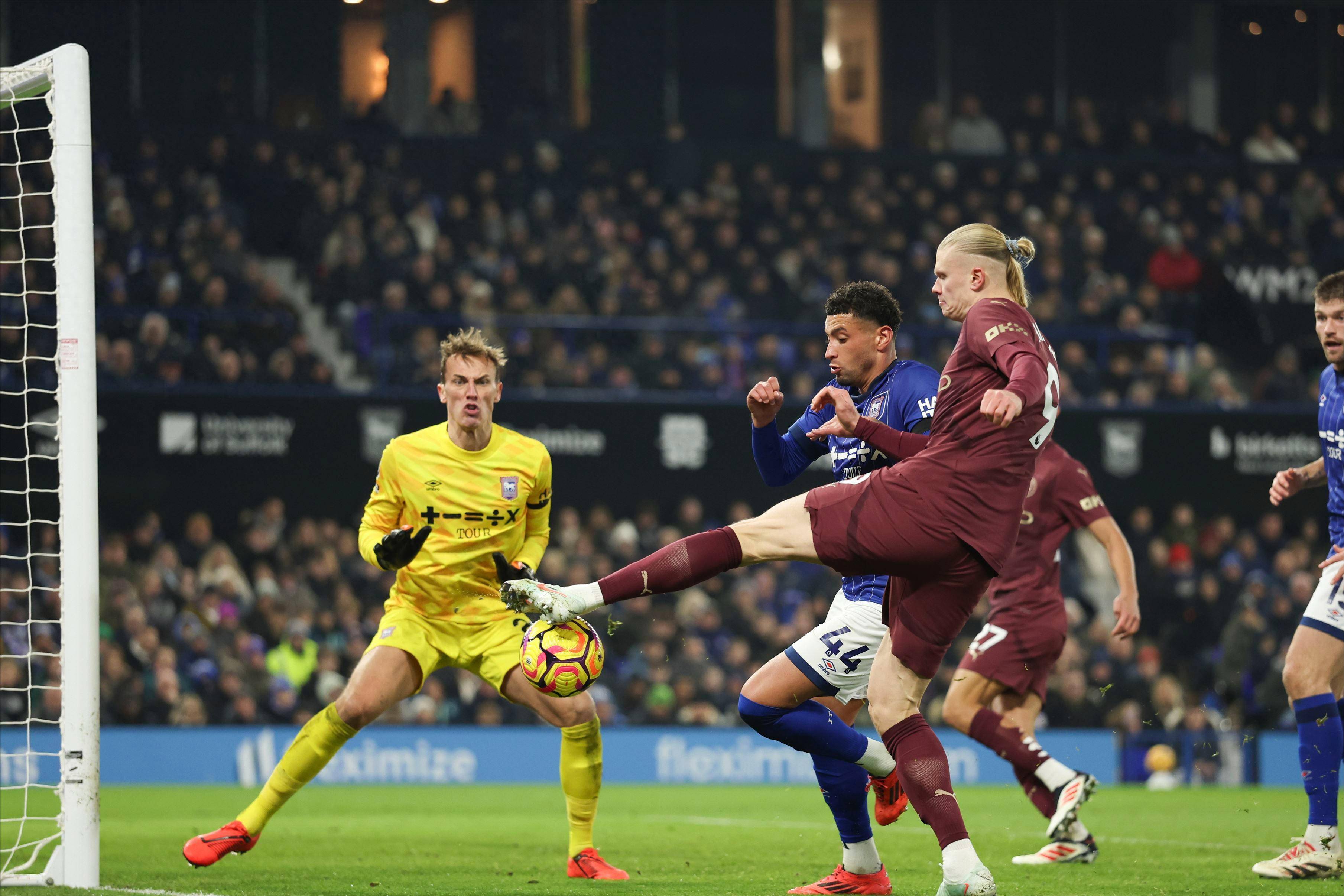 开云体育APP下载-南安普敦险胜，豪取关键三分保级希望