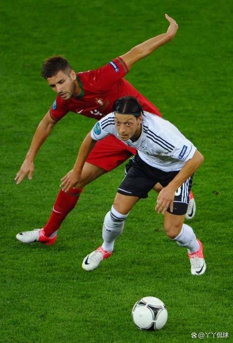 首轮德国足球联赛交锋多精彩瞬间的简单介绍 首轮德国足球联赛交锋多精彩瞬间的简单介绍