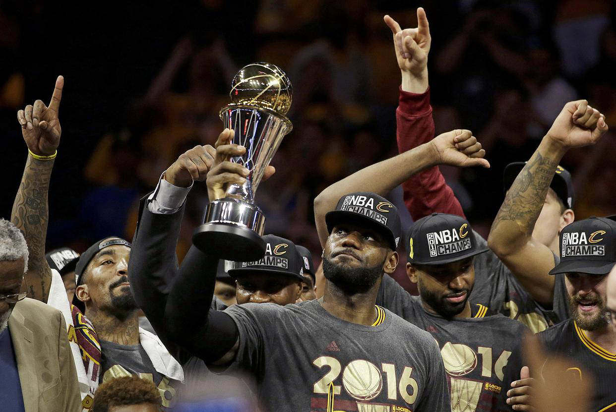 开云体育app-詹姆斯再次完成绝杀，带领球队逆转胜利的简单介绍