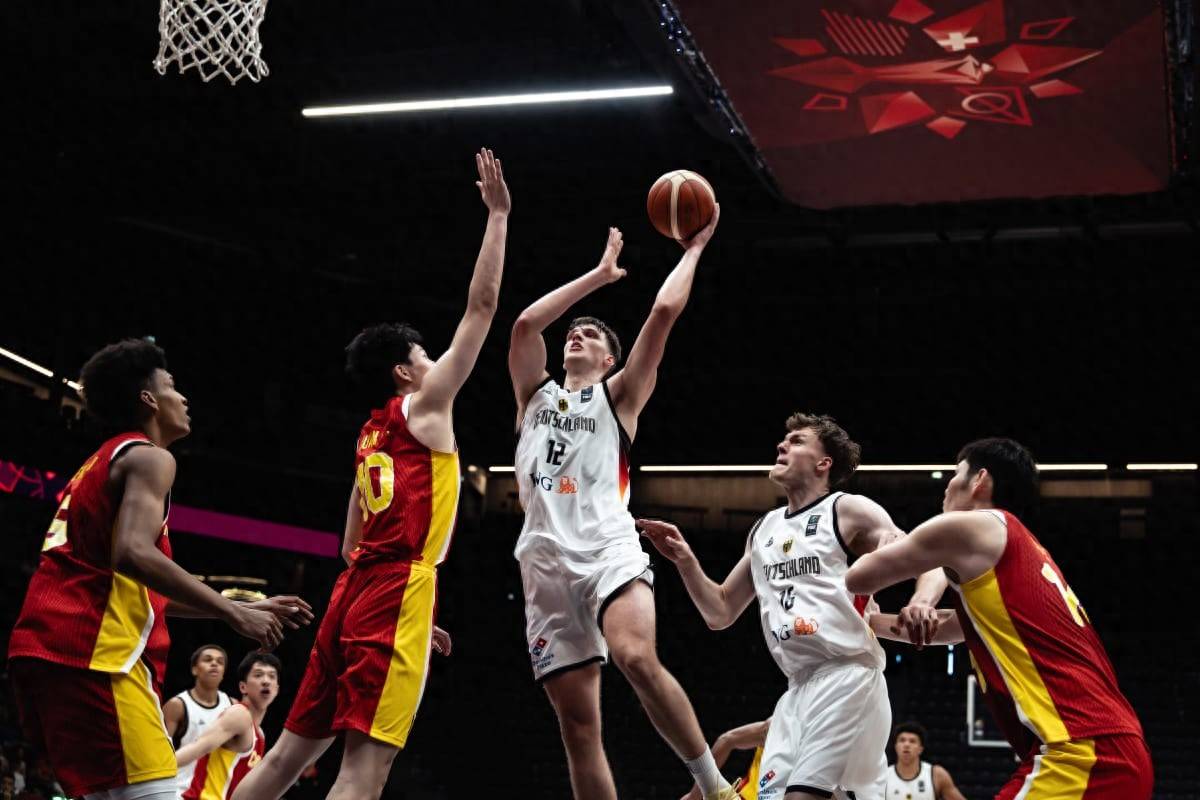 开云体育app-篮球比赛中出现了一场惊心动魄的对决