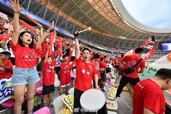开云体育app-比赛现场火爆热情高涨，球迷热情不减！