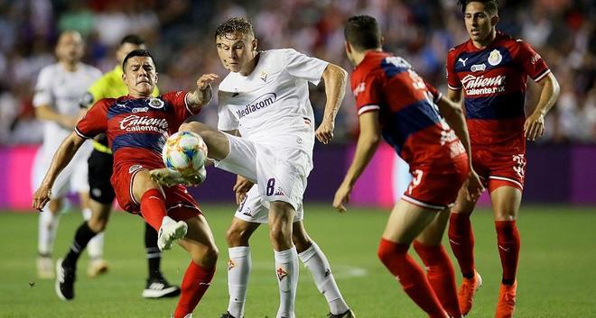 开云体育中国-佛罗伦萨新援梅开二度，帮助球队豪取胜利