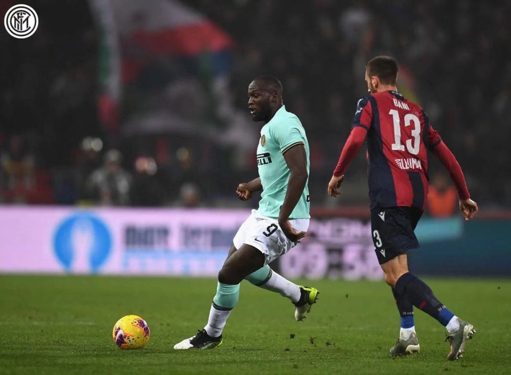 巴黎客场惊险逆转，继续领跑