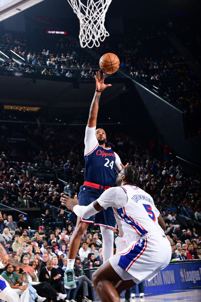 开云APP-76人惨遭快船逆转，主场连败