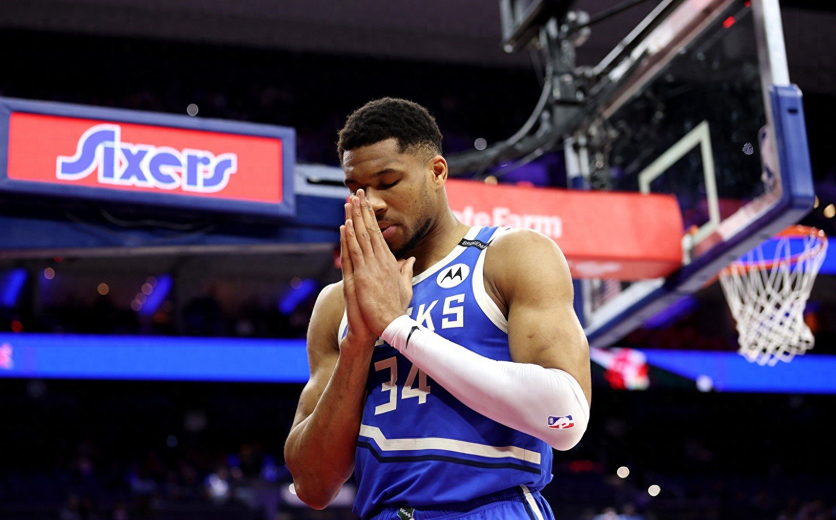 开云体育登录-雄鹿胜公牛：字母哥暴走砍下双20+的简单介绍