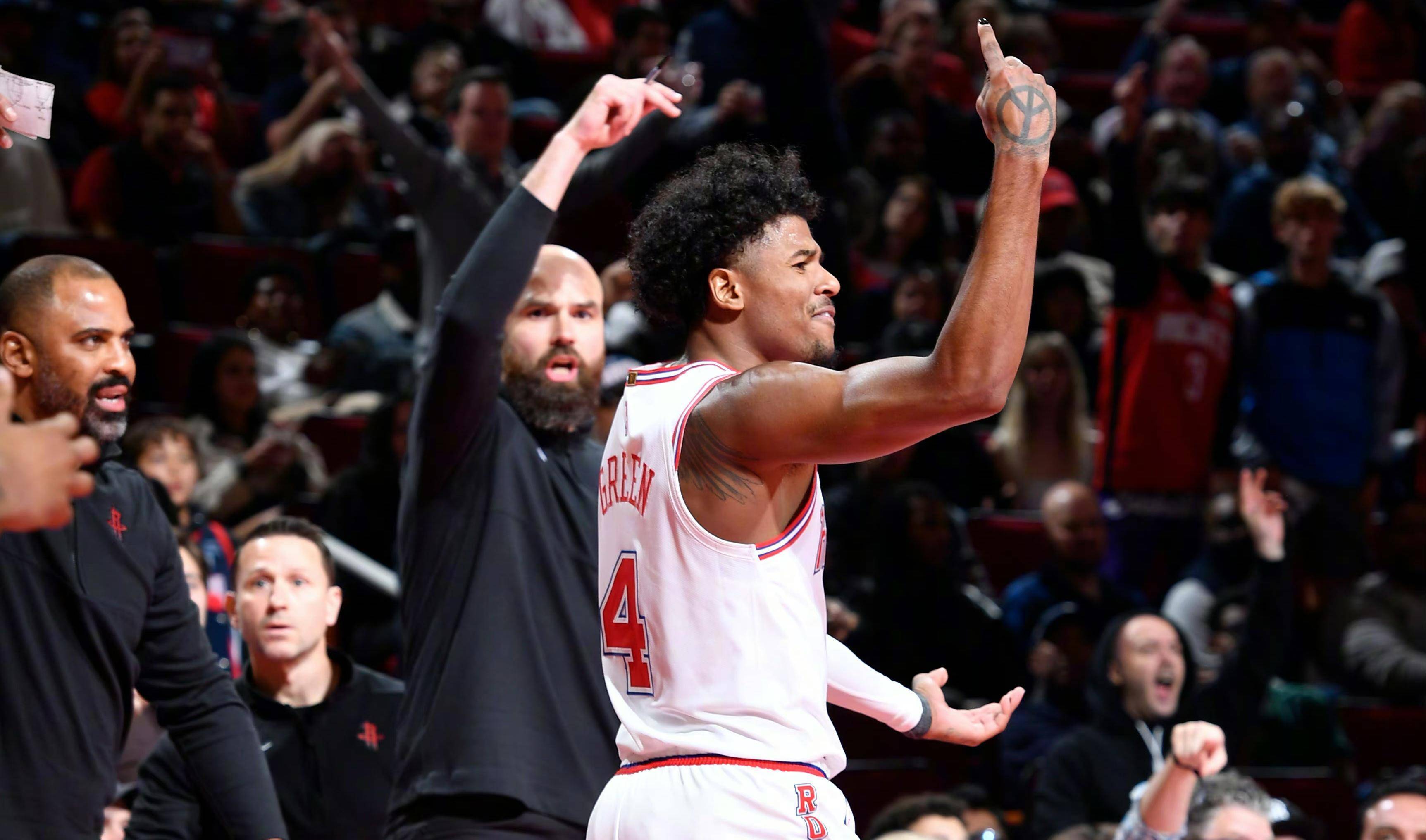 开云体育入口-勇士大胜活塞，狂飙26分