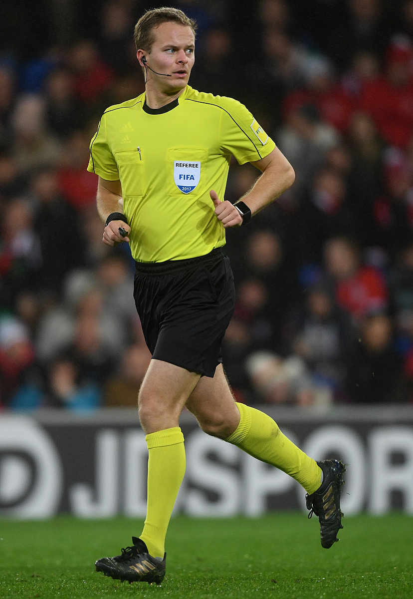 开云APP-那不勒斯逆转AC米兰,莱万惊艳四座