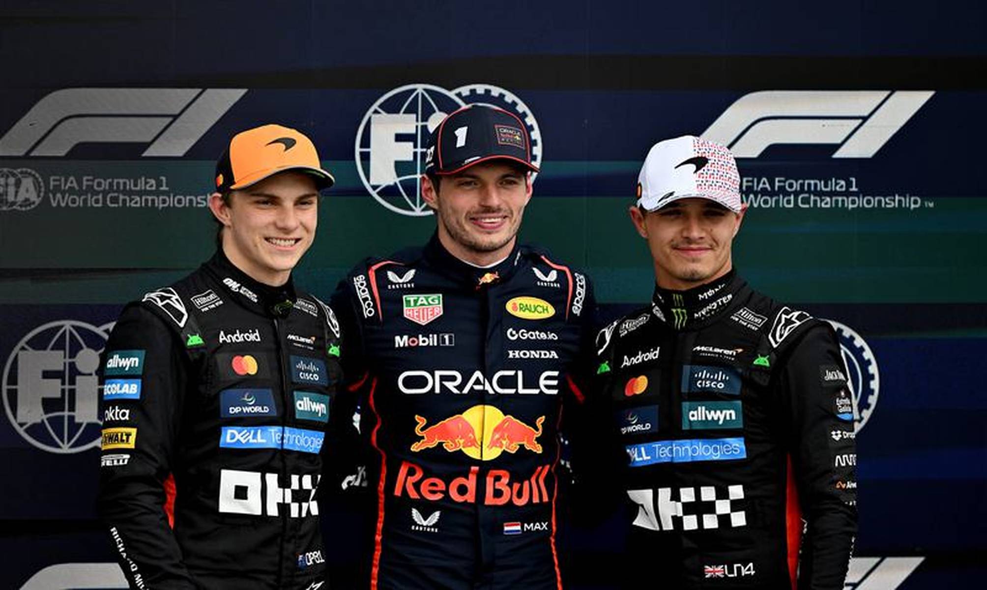 梅赛德斯完胜阿斯顿马丁,维斯塔潘扛起全队 梅赛德斯完胜阿斯顿马丁,维斯塔潘扛起全队