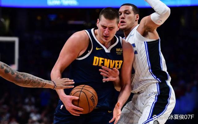 国王鏖战独行侠,约基奇扛起全队 国王鏖战独行侠,约基奇扛起全队