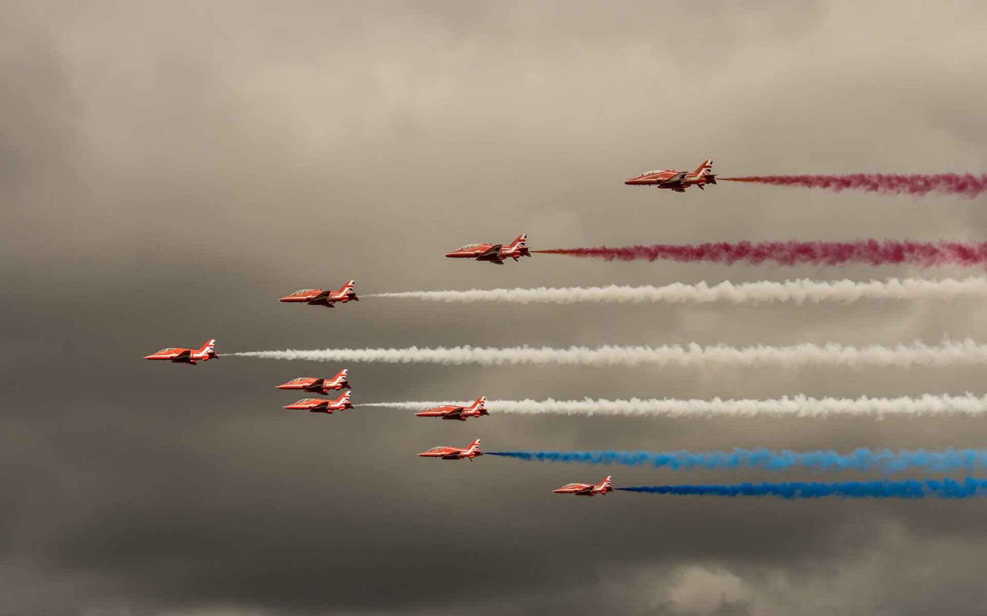 开云下载-冷雨中的热望，苏格兰逆袭背后的关键先生蒂亚戈