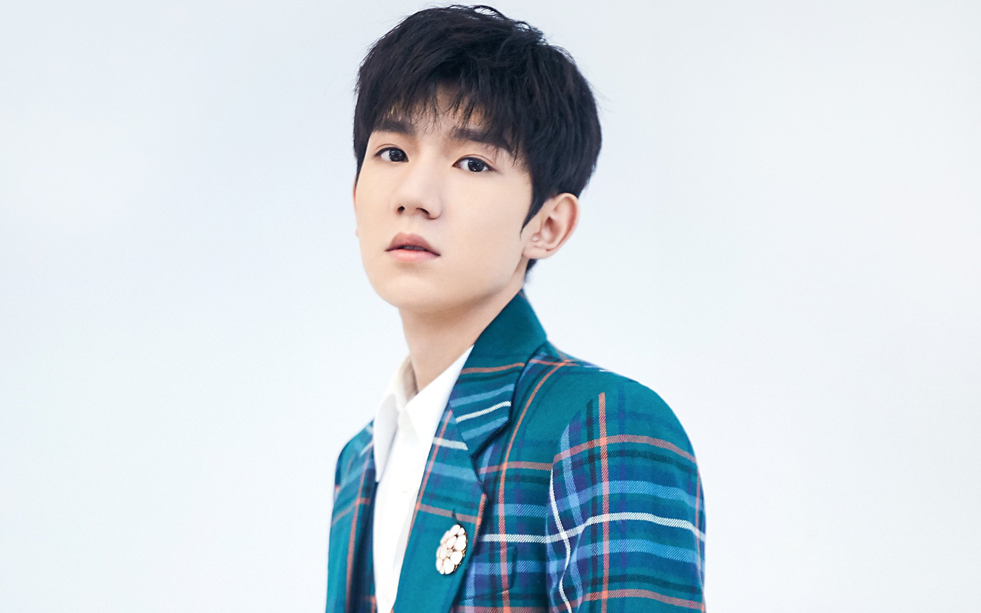 狼群咆哮破坚盾,新星璀璨定乾坤,团队坚韧与天赋主宰的胜利启示录