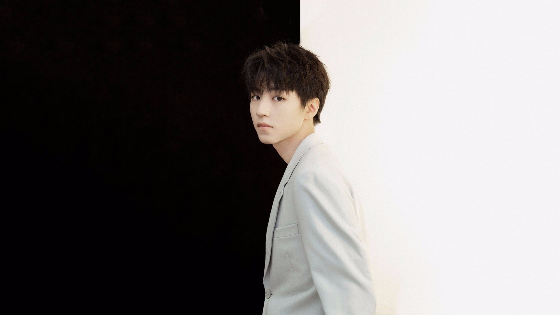 开云体育下载-他是如何用一场比赛执教全联盟的？乔治的季后赛之夜堪称行走的教科书