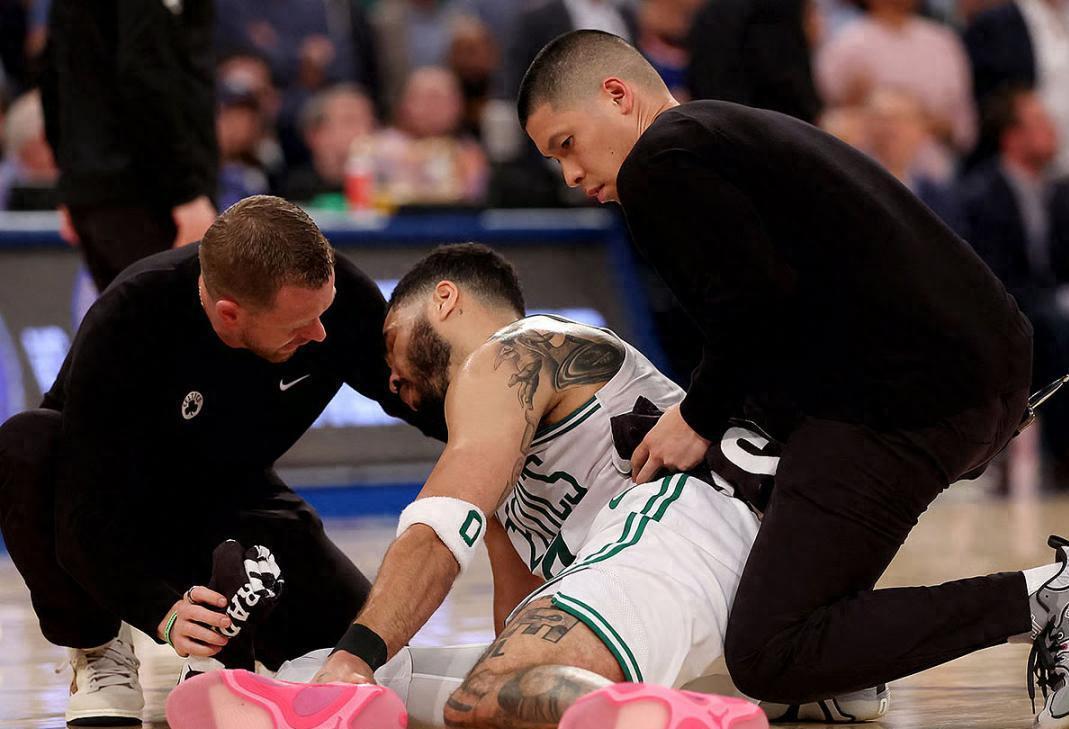 开云体育官方网站-步行者防守锁死独行侠，霍勒迪成为关键先生